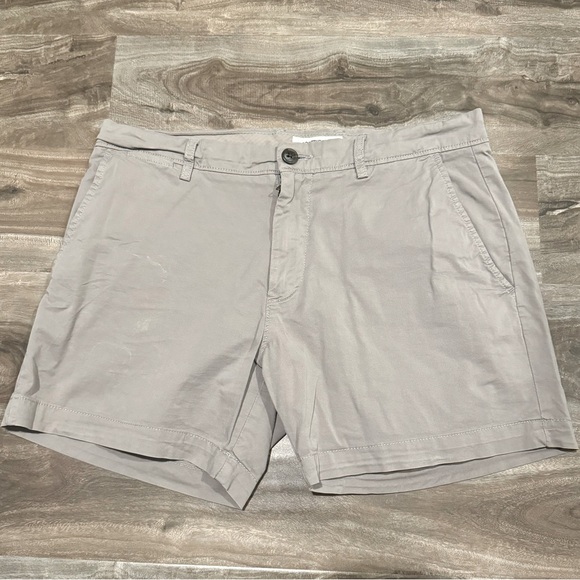Other - Men's GoodThreads 5” flat-front chino shorts. Light grey. Size 31.